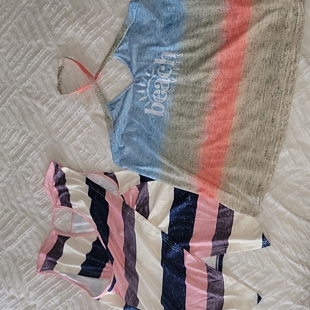 2 summer tanks NWOT. Beach Vacation. Stripes. Size Xl
